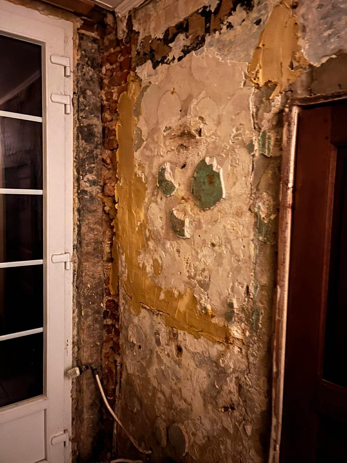 Plafonnage murs avant travaux - murs dégradés à Liège - TS Pro-Tech